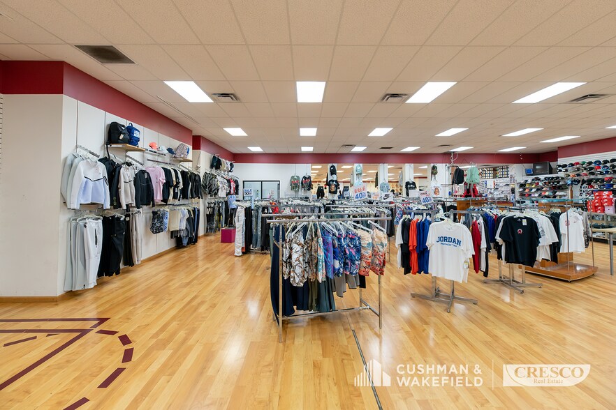 More Photos Of 6500 Broadway Ave, Cleveland General Retail For Sale