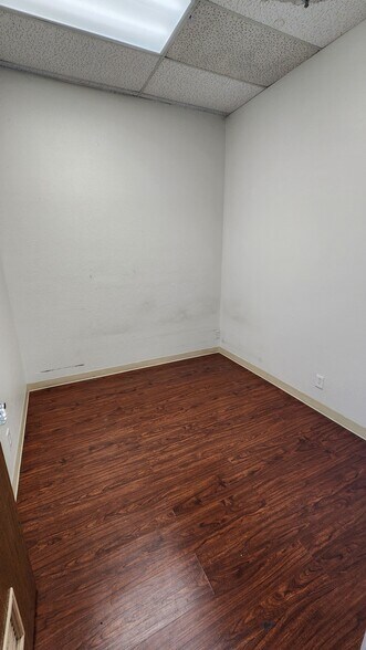 More Photos Of 12942 Galway St, Garden Grove Storefront Retail Office For Lease