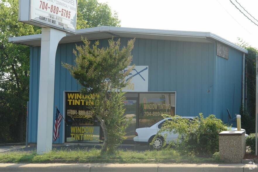 More Photos Of 210 N Polk St, Pineville Freestanding For Sale