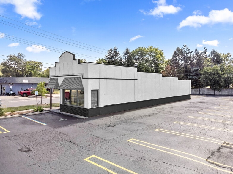 More Photos Of 28407 5 Mile Rd, Livonia Restaurant For Lease