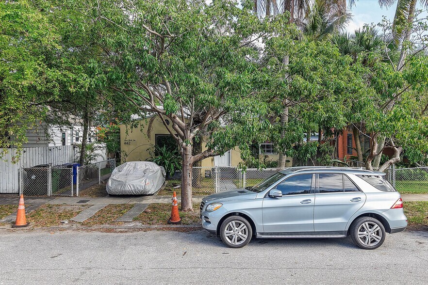 More Photos Of , Fort Lauderdale Unknown For Sale