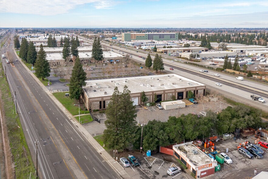 More Photos Of 11455 Folsom Blvd, Rancho Cordova Showroom For Sale