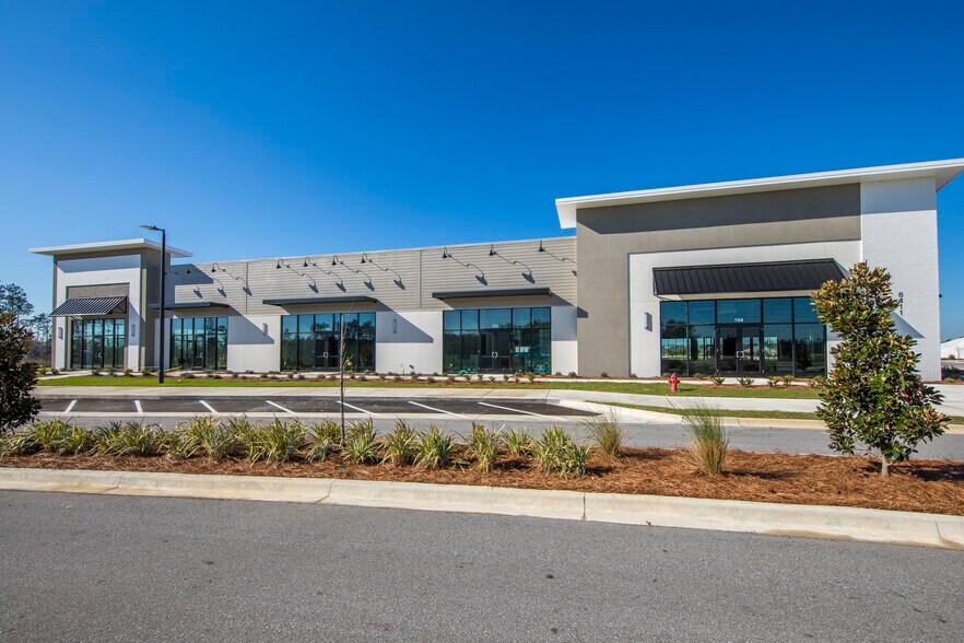More Photos Of 8411 Town Center Blvd, Panama City Beach General Retail For Lease