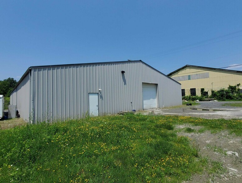 Primary Photo Of 35 Beers Way, Wind Gap Warehouse For Lease