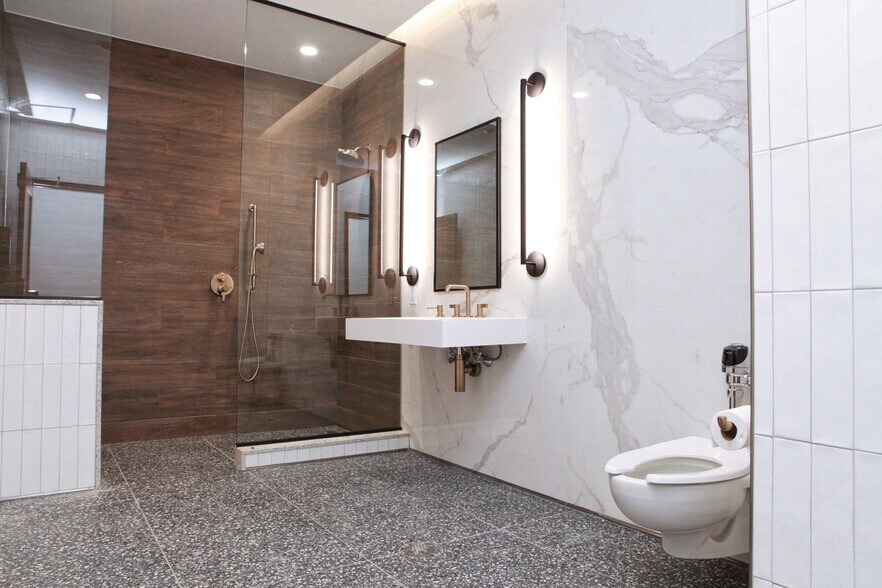 More Photos Of 21 N Greenwood Ave, Tulsa Office For Lease