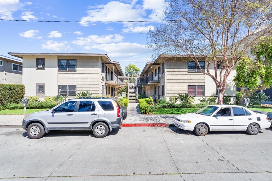More Photos Of 817 N Parton St, Santa Ana Apartments For Sale