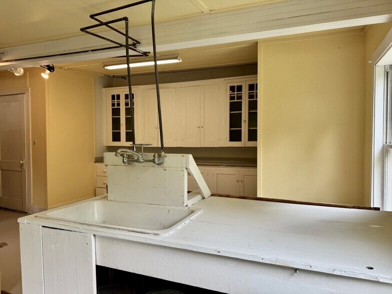 More Photos Of 11 South St, Bernardston Storefront Retail Residential For Sale