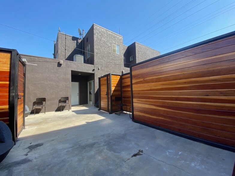 More Photos Of 8727 Venice Blvd, Los Angeles Loft Creative Space For Lease