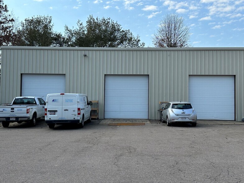 More Photos Of 6 Norfolk Ave, Easton Warehouse For Lease