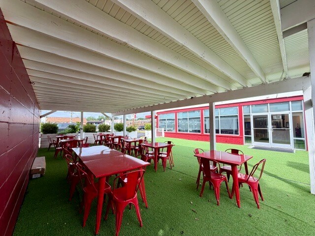 More Photos Of 10305 Taylorsville Rd, Louisville Restaurant For Sale