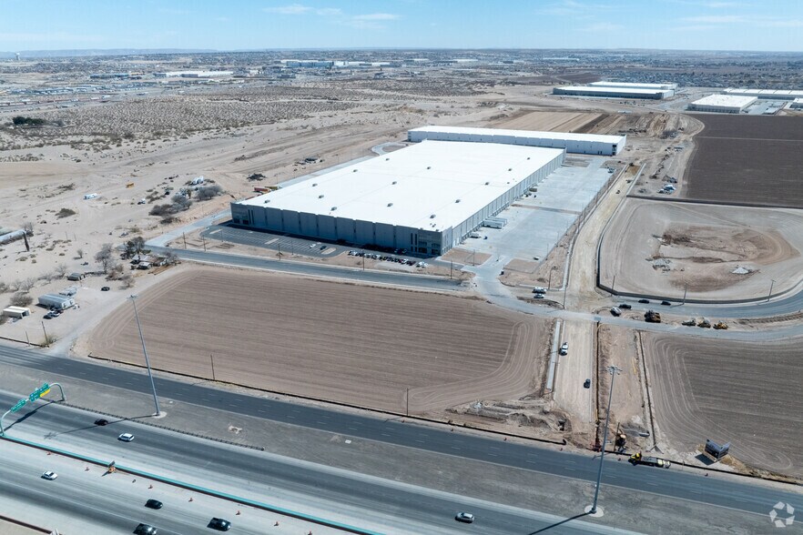 More Photos Of SEQ I-10 & 375 Loop, El Paso Unknown For Lease