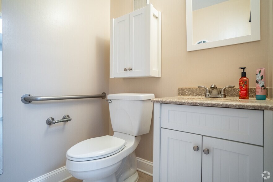 More Photos Of 1684 N Belcher Rd, Clearwater Flex For Lease