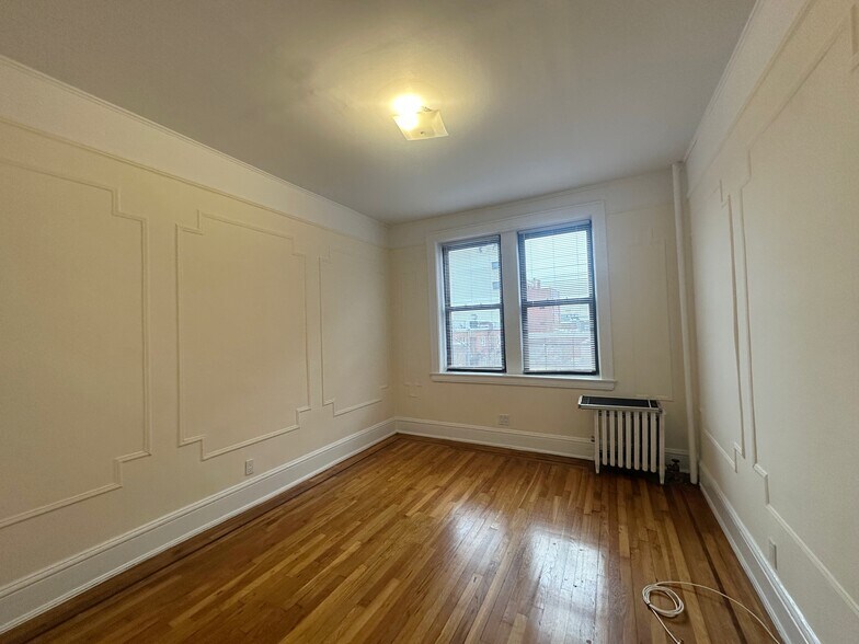 More Photos Of 3014 29th St, Long Island City Apartments For Sale
