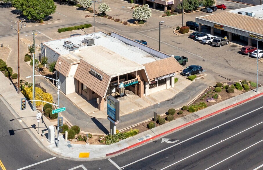 Primary Photo Of 4005 N Blackstone Ave, Fresno Restaurant For Sale