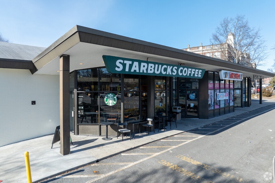 More Photos Of 1030 W Boston Post Rd, Mamaroneck Storefront For Lease