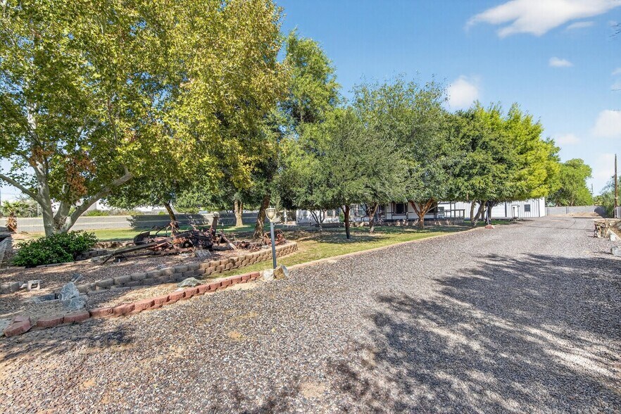 More Photos Of 9259 S Priest Dr, Tempe Showroom For Lease