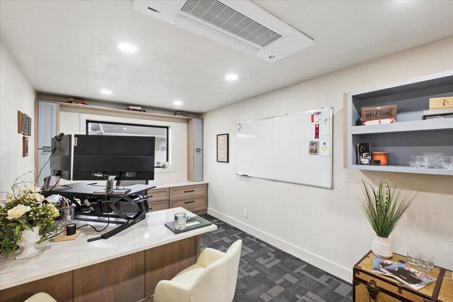 More Photos Of 20 2nd Ave E, Kalispell Office For Sale