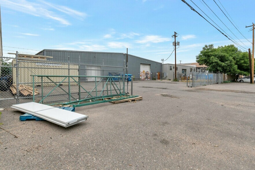 More Photos Of 2401 S Delaware St, Denver Manufacturing For Sale