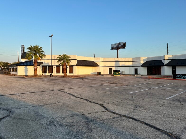 More Photos Of 5920 Highway 6 N, Houston General Retail For Sale