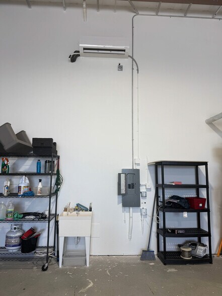 More Photos Of 16711 Cave Cove, Fort Myers Self Storage For Sale
