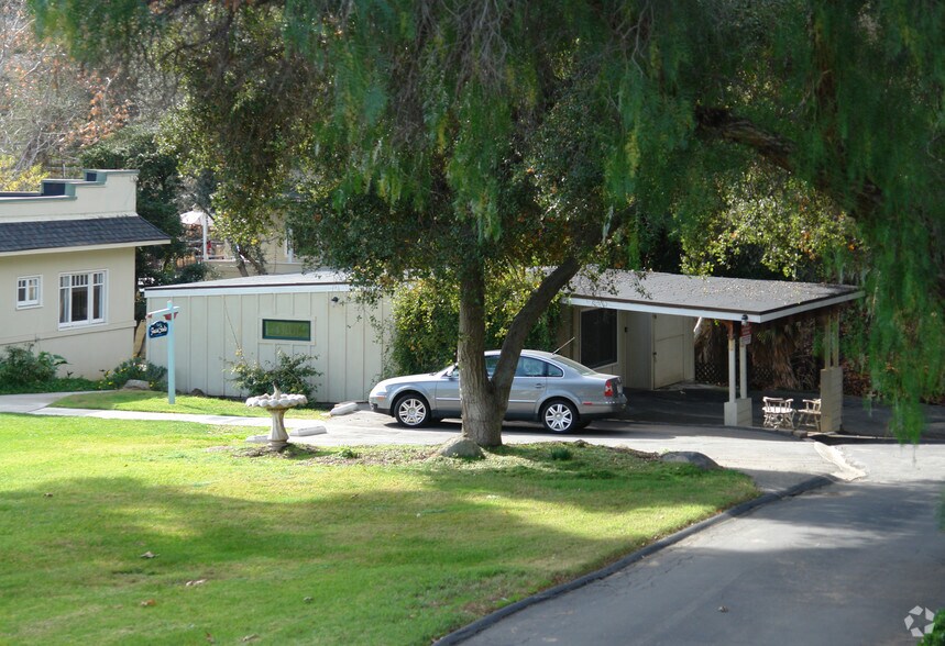 More Photos Of 2809 S Mission Rd, Fallbrook Freestanding For Lease