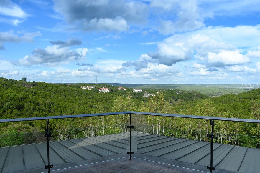 More Photos Of 8226 Bee Caves Rd, Austin Office For Sale