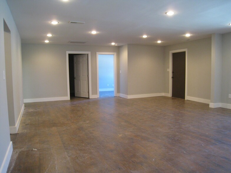More Photos Of 7465 Highway 51, Sterrett Warehouse For Sale
