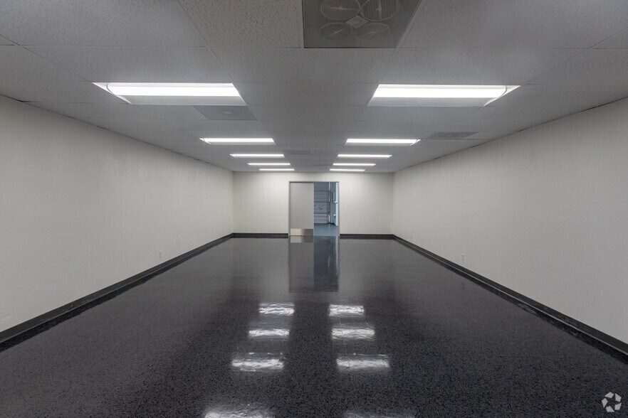 More Photos Of 2910-2960 Scott Blvd, Santa Clara Light Distribution For Lease