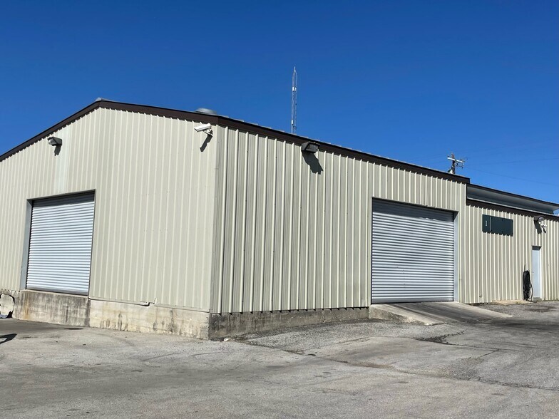 More Photos Of 5 Upper Cibolo Creek Rd, Boerne Light Manufacturing For Lease
