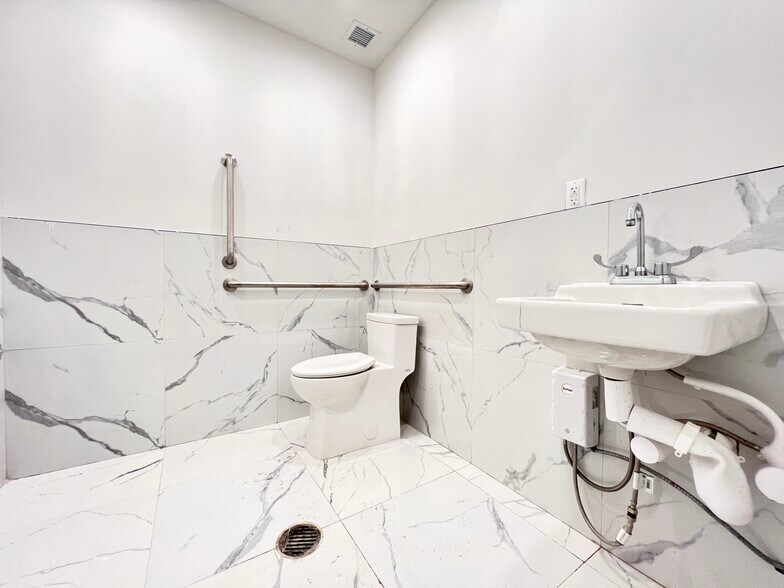 More Photos Of 1104 Bedford Ave, Brooklyn Multifamily For Sale