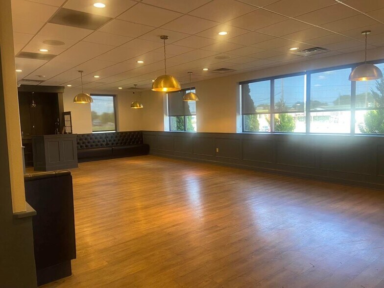 More Photos Of 120 Pixley Rd, Gates General Retail For Sale