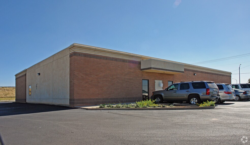 More Photos Of 1701 N Loop 250 W, Midland Medical For Lease