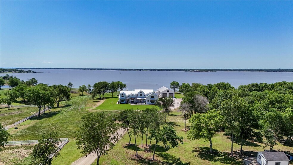 More Photos Of 121 Elm, Kerens Lodge Meeting Hall For Sale
