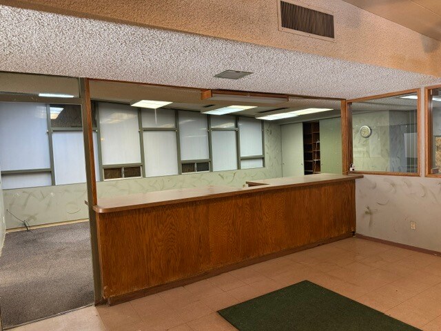 More Photos Of 222 Minner Ave, Bakersfield Medical For Sale
