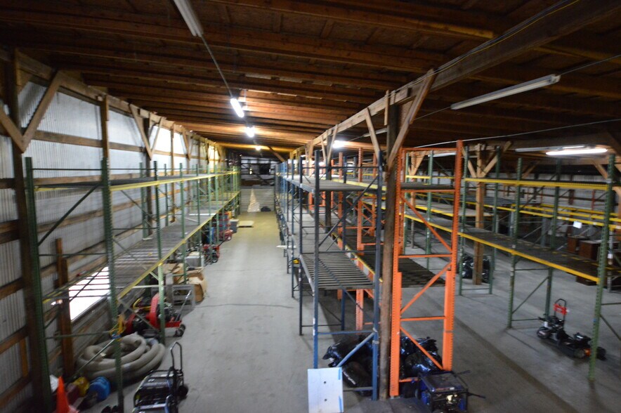 More Photos Of 239 Jones Rd, Jacksonville Warehouse For Lease