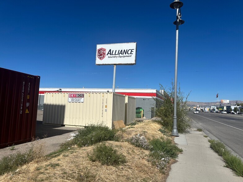 More Photos Of 3838 S State St, Salt Lake City Warehouse For Lease