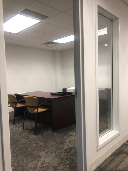 More Photos Of 7900 Tanners Gate Ln, Florence Office For Lease