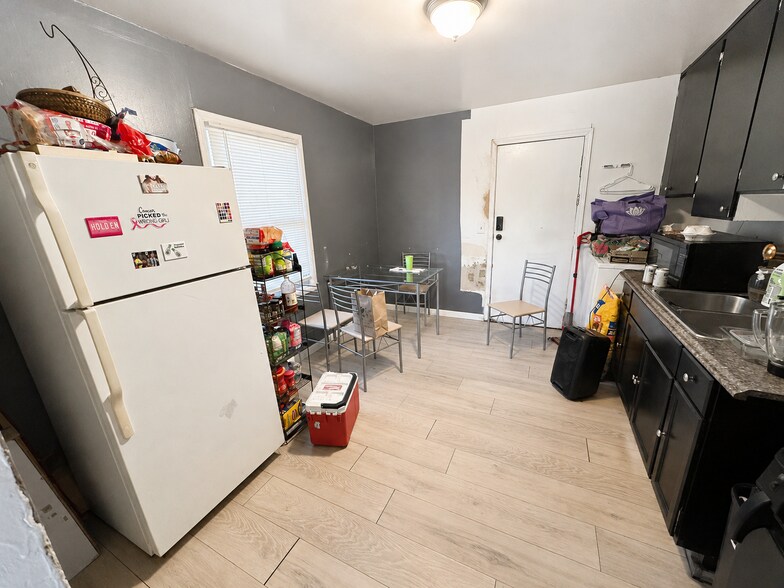 More Photos Of 4630 13th Ave, Sacramento Apartments For Sale