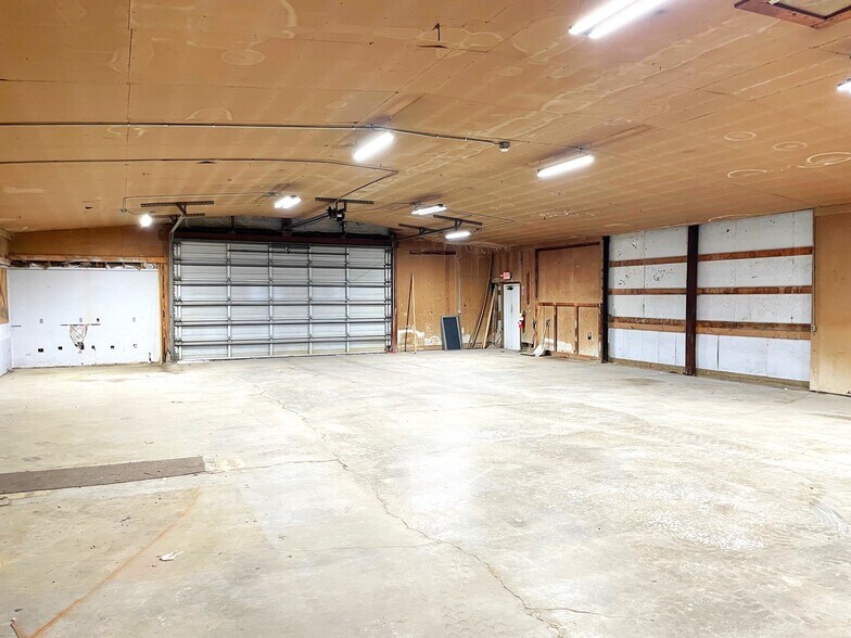 More Photos Of 14483 OH-31, Kenton Manufacturing For Sale