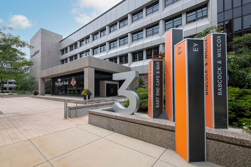 More Photos Of 1140 E Market St, Akron Unknown For Lease