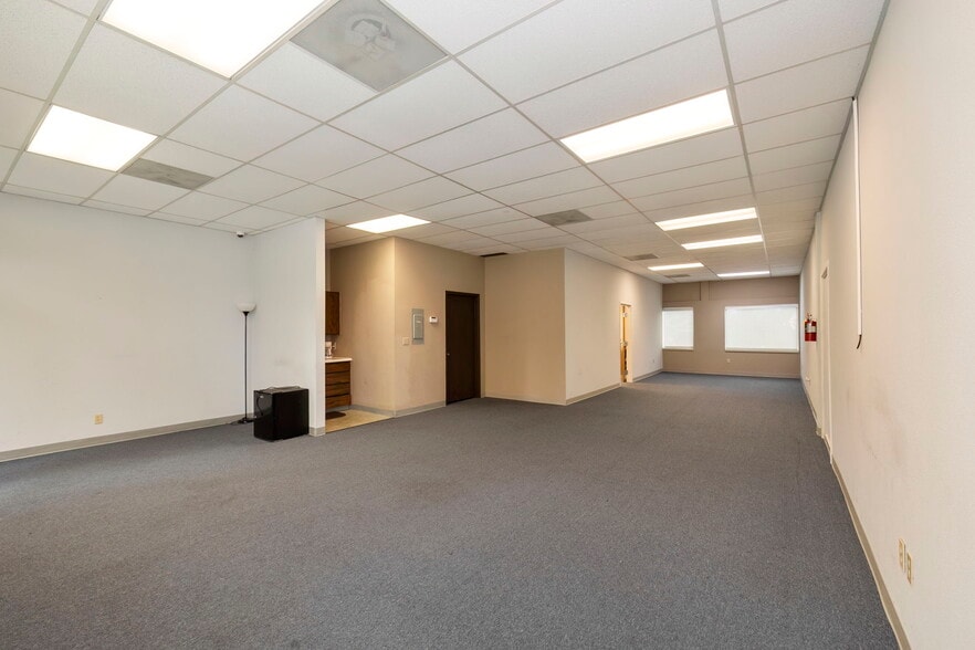 More Photos Of 3721 Kitsap Way, Bremerton Office For Lease