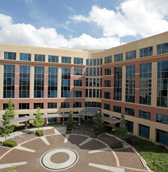 More Photos Of 15725 Dallas Pky, Addison Office Residential For Lease