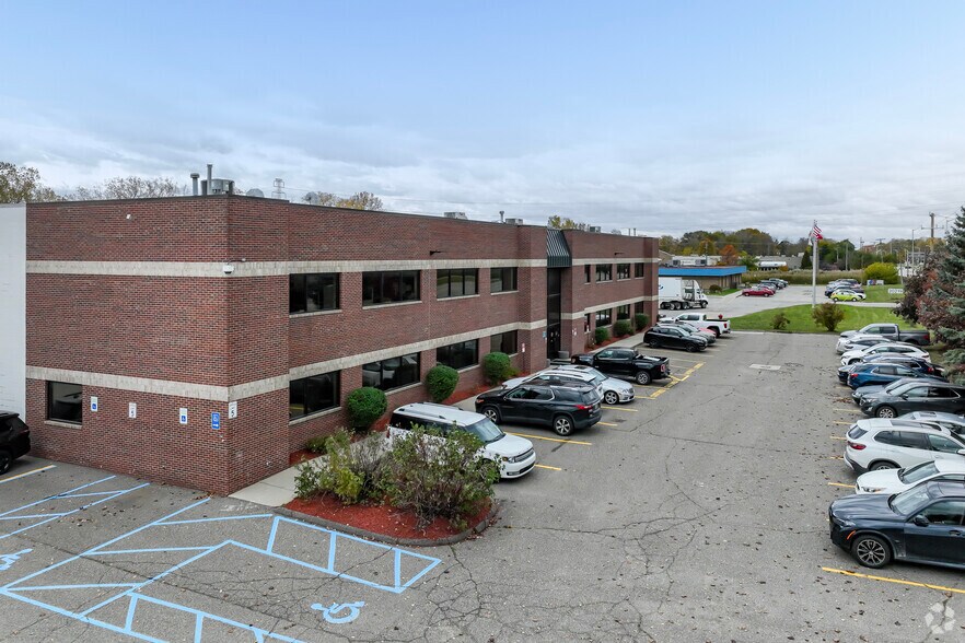 More Photos Of 20300 Superior Rd, Taylor Office For Lease