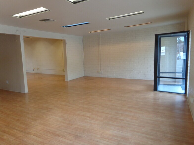 More Photos Of 3536 Foothill Blvd, La Crescenta Freestanding For Lease