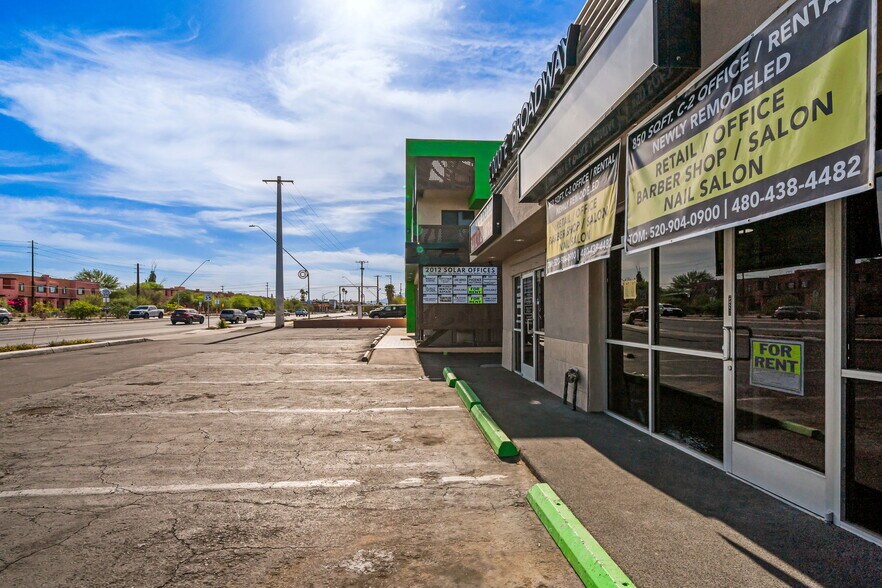 More Photos Of 2000-2008 E Broadway Blvd, Tucson Office Residential For Lease