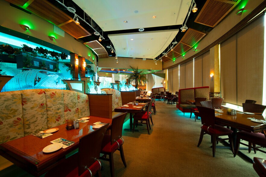 More Photos Of 11280 Tamiami Trl N, Naples Restaurant For Sale