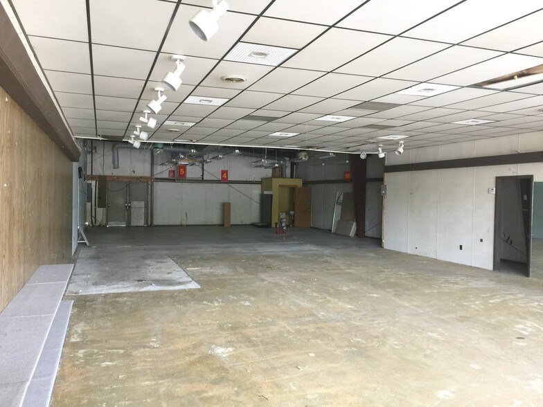 More Photos Of 41125 Us Highway 72, Stevenson Storefront For Sale
