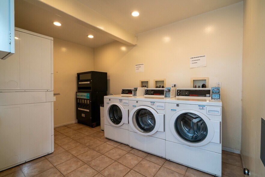 More Photos Of 825 Roswell Ave, Long Beach Apartments For Sale