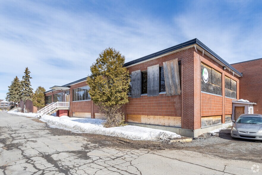 More Photos Of 15300 Rue Sherbrooke E, Montréal Warehouse For Lease