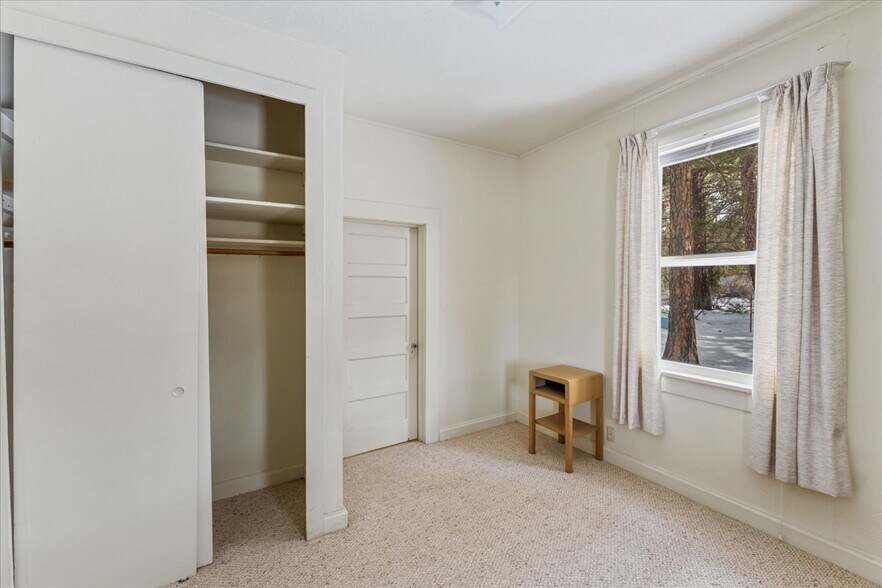 More Photos Of 17604 US-97 Hwy, Weed Apartments For Sale